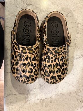 Leopard Print Clog - Tan/Black